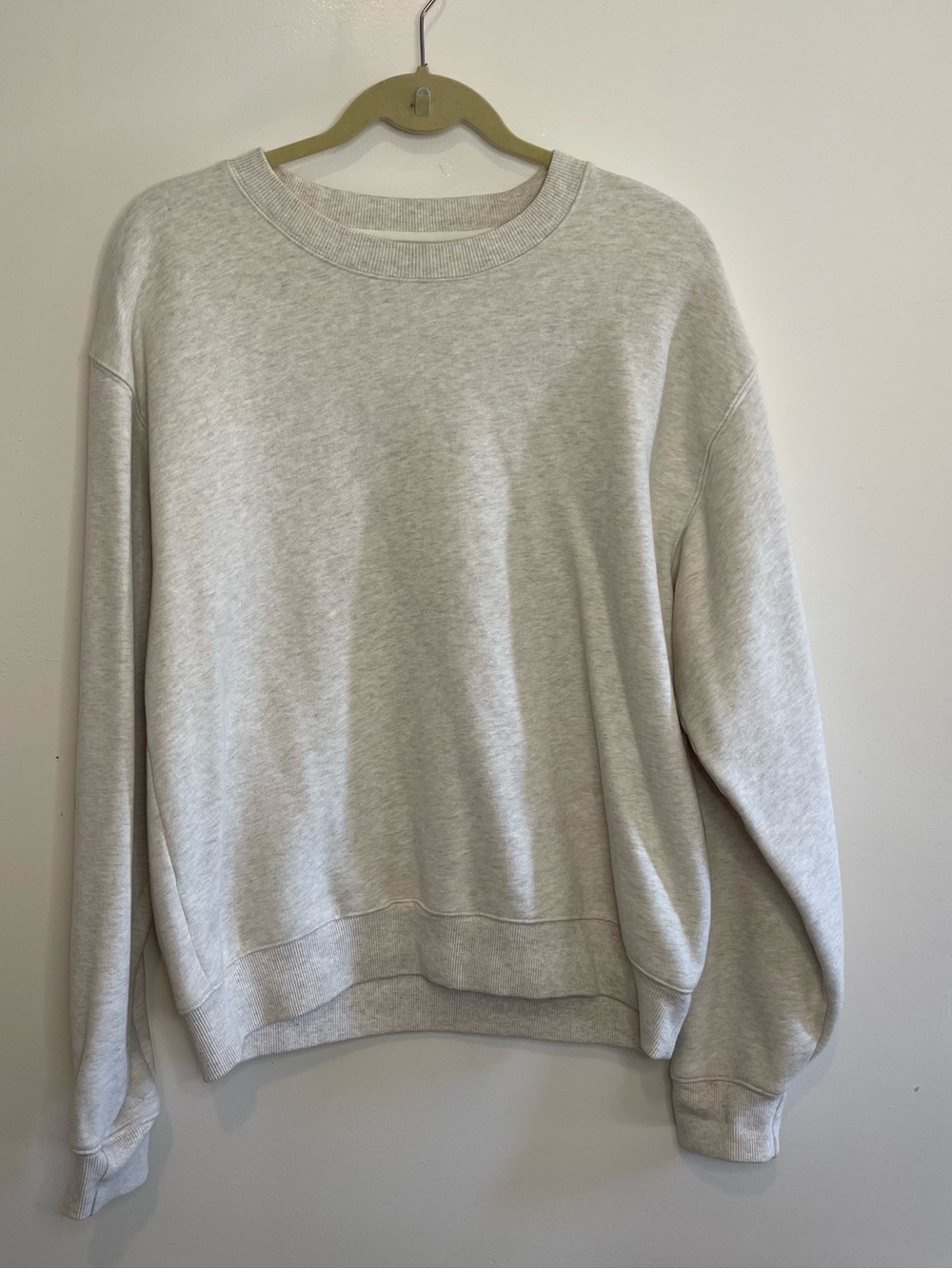 Aritzia TNA Cozy Fleece Perfect Fit Sweatshirt Cream Pullover Size Large New